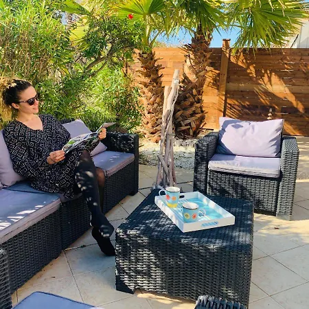 Apartment Chill And Sun
